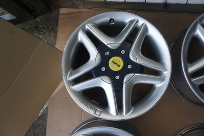 JDM Momo Ferrari Engineering 16