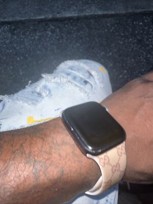 Apple Watch Nike SE Midnight Aluminum Case. GG Band Included . *Great Deal*