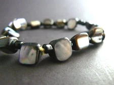 Vintage Style Stretch Expandable Bracelet Black Stones (A11-16)