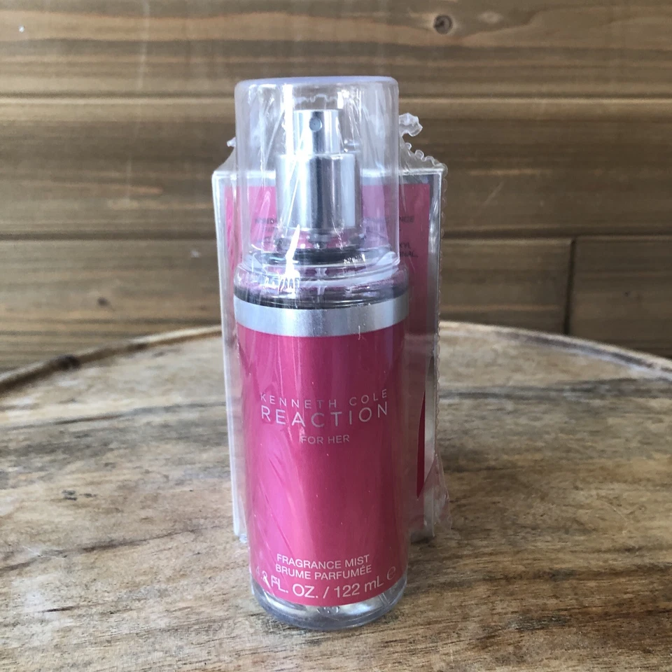 Perfume para mujer Reaction for Her de Kenneth Cole 30 ml + Body Mist 122 ML/4,2 fl Foto 3 de 4