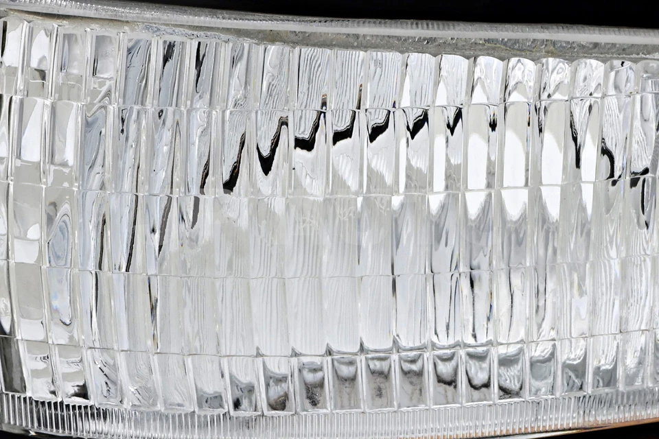 For 1992-1996 Buick LeSabre Park Avenue Corner Light Driver Side - Image 2 of 4