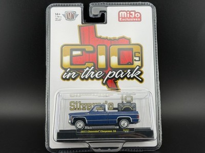 M2 1977 Chevrolet Cheyenne 10 Blue C10s In The Park 31500-MJS87 1
