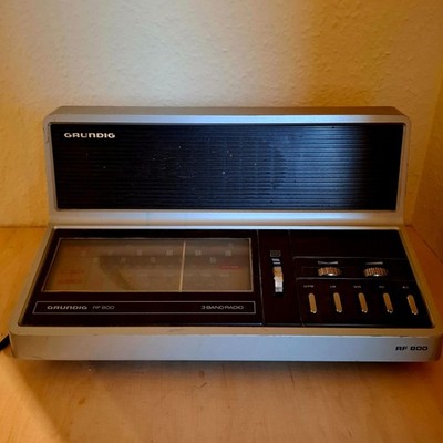Radio Grundig RF 800. Gebrauchte Radio Rarität. FTZ Nr. U 101.