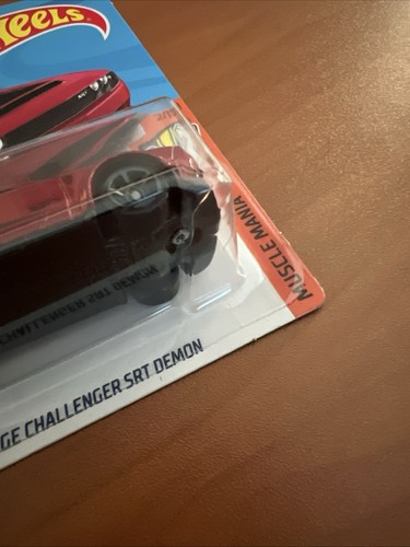 Hot Wheels Dodge Challenger SRT HELLCAT Red ‘18 Demon Color Variation Set - Picture 6 of 6