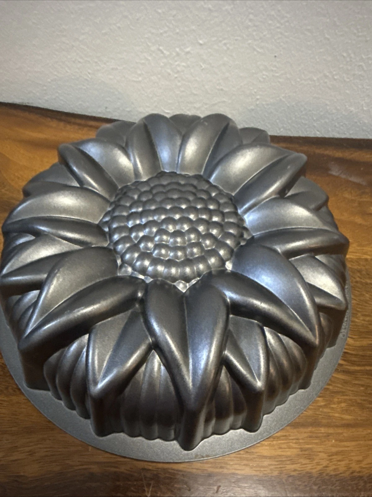 NordicWare SUNFLOWER Bundt Cake Pan Mold 10 Cup Aluminum USA Floral Bakeware