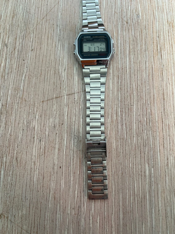 Casio A158W 33mm Silver Resin Case with Silver Stainless Steel Band, photo 3 of 5