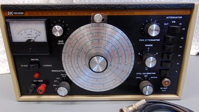 B&K E200D E-200D 100kHz-216MHz RF Signal Generator + Manual & Lead Tested 
