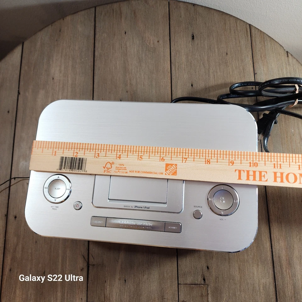 Phillips DC290B/37 Docking System 30Pin iPhone Player/Charger Alarm Clock - Image 3 of 4