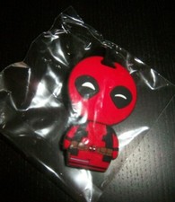 Marvel Collector Corps Exclusive - Deadpool w/ Swords Luggage Tag - FUNKO New