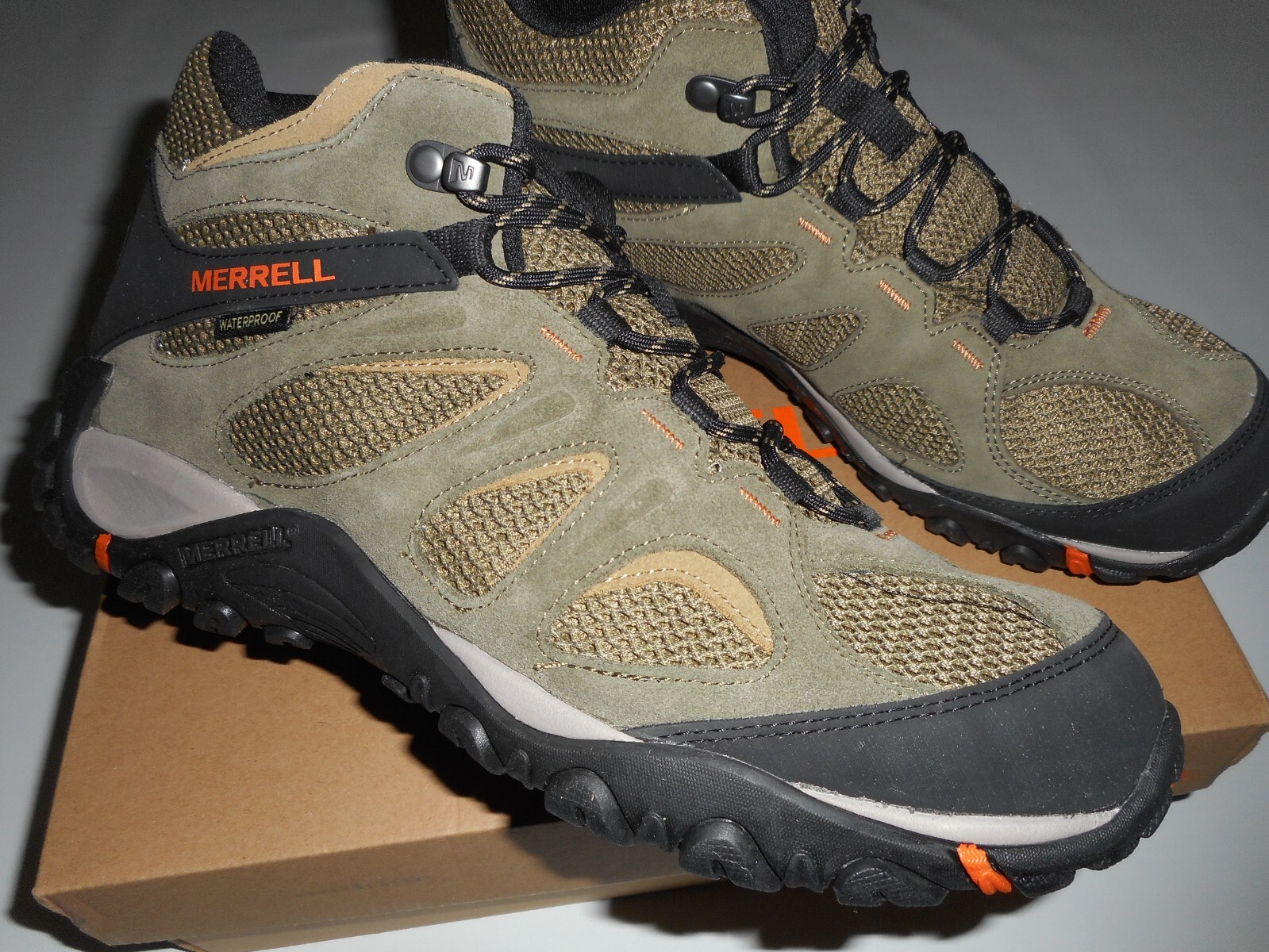 MERRELL Waterproof YOKOTA 2 Suede Leather Mid Hiking BOOTS Mens Size 11