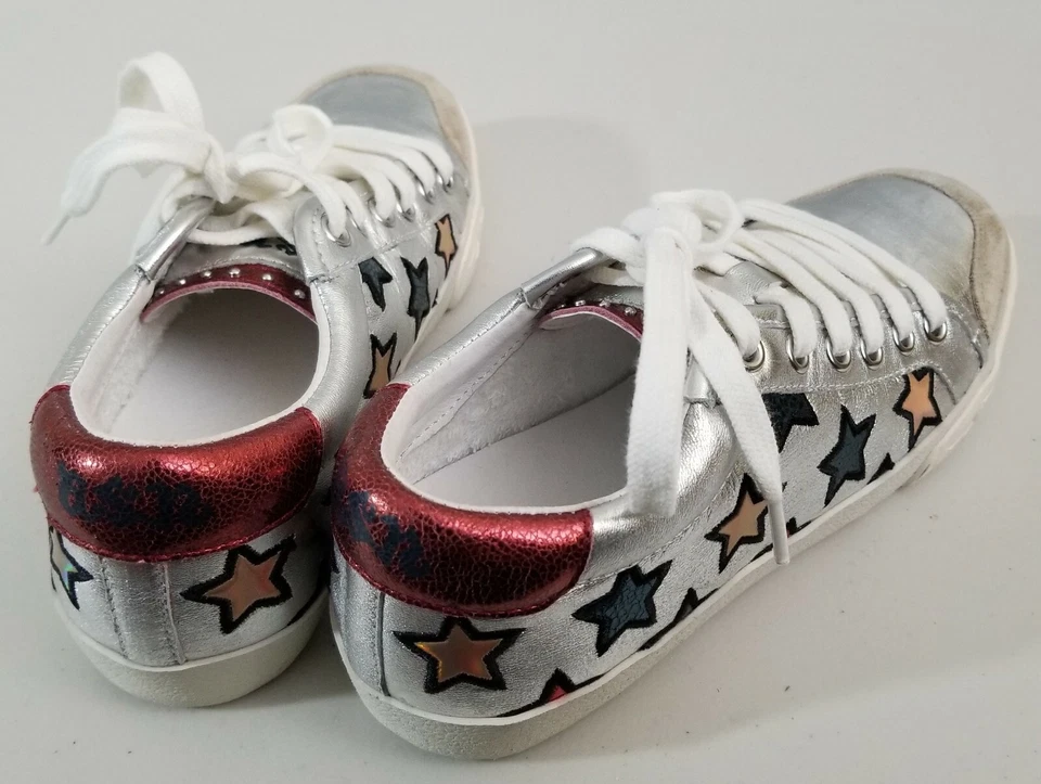 Zapatilla deportiva Ash Majestic plateada con plataforma metálica motivo de estrellas multicolor talla 36 nueva Foto 2 de 4