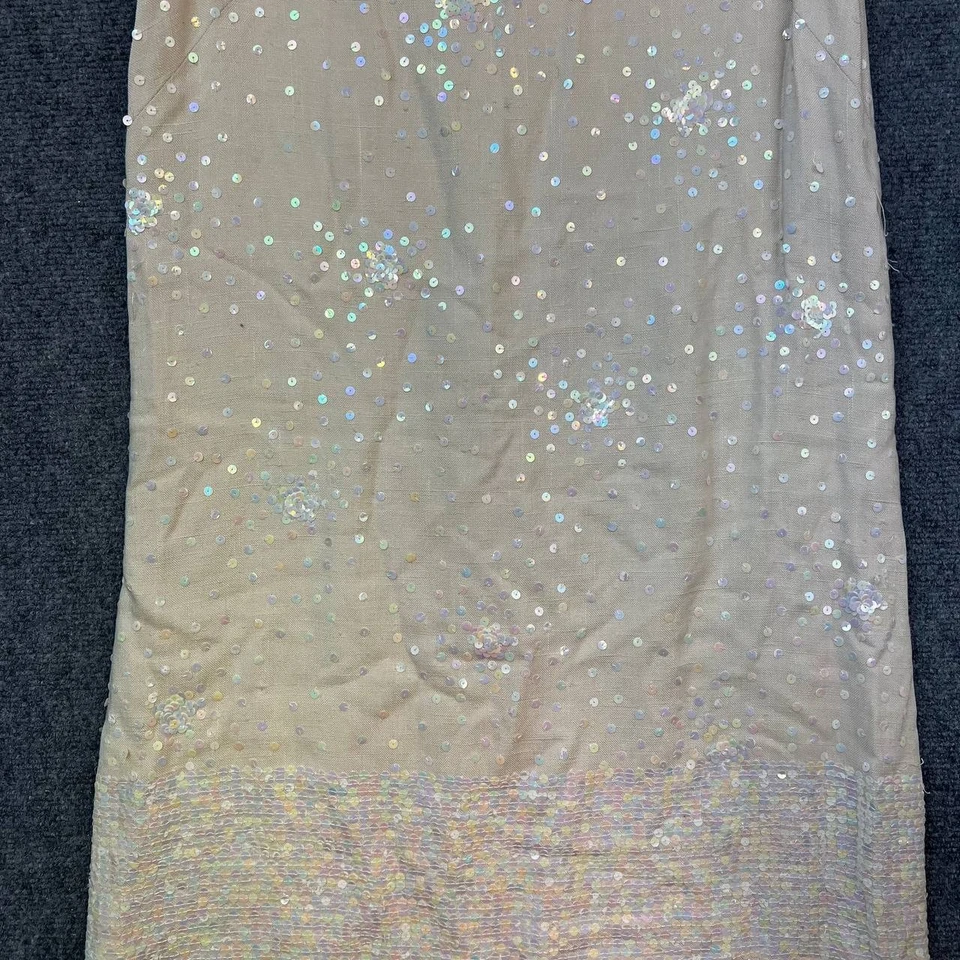 Vestido Vintage Royal Lynne Con Cuentas Lentejuelas Hecho en Hong Kong Años 60 Sin Mangas Beige Foto 3 de 4