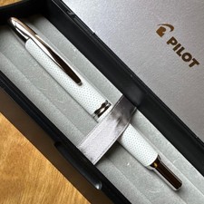 Pilot Capless Fountain Pen Kasuri Pattern White EF Nib Vanishing Point