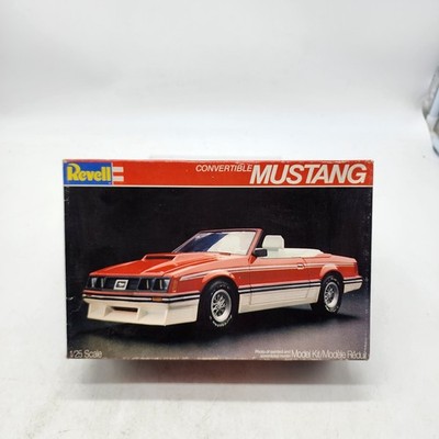 UH Revell #7324 Mustang Convertible 1/25 Scale Plastic Model Kit Unbuilt *READ*