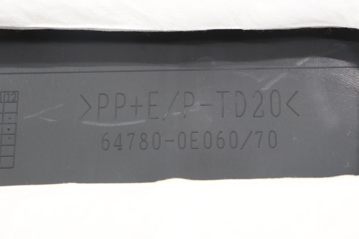 2014 - 2019 TOYOTA HIGHLANDER REAR LIFTGATE TRIM COVER PANEL OEM 