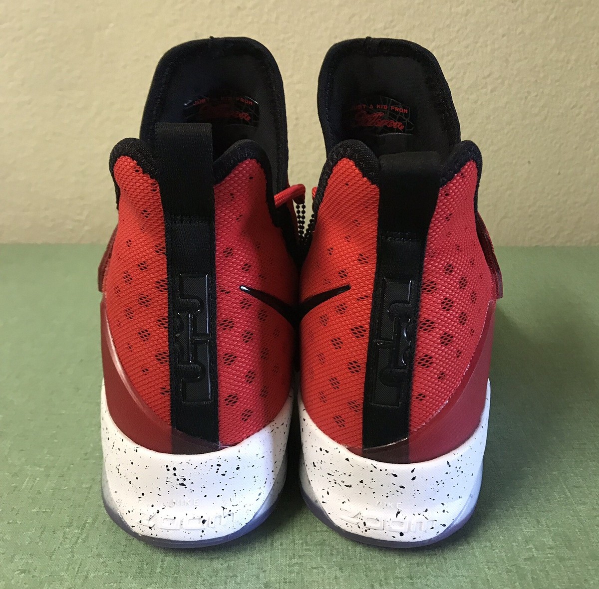 Nike LeBron XIV 14 University Red Black White Mens Sz 10.5  display picture 1