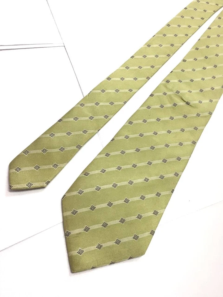 Auténtica corbata GIVENCHY diseño a rayas verde claro 100 % seda Foto 3 de 4