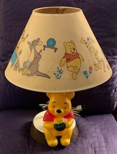 WALT DISNEY WINNIE THE POOH LAMP WITH SHADE C. 1977 WORKS