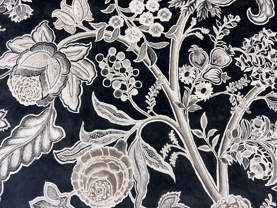 Tela con estampado de terciopelo Sanderson Tree of Life - GRAFITO SHALIMAR 4,50 yardas DART226321 Foto 2 de 4
