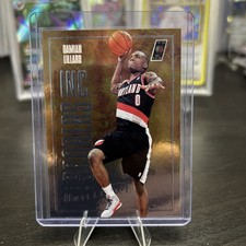 Damian Lillard Autographs in 2012-13 Panini Innovation Basketball 16