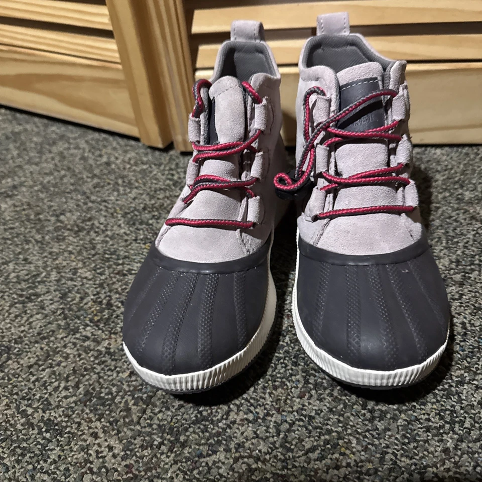 Botas impermeables Sorel para niñas jóvenes, cordones elásticos sin cordones púrpura y rosa / talla 4 Foto 4 de 4