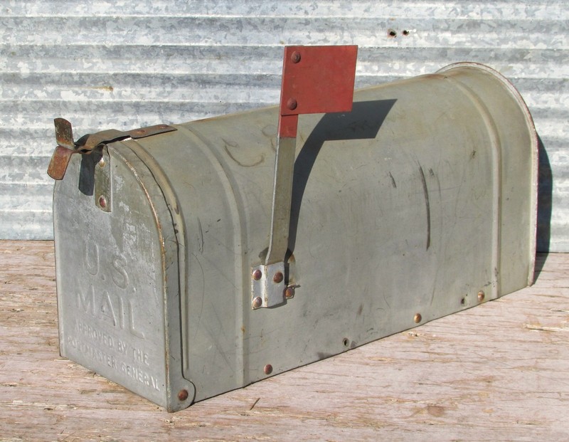 VINTAGE RURAL MILCOR STEEL CO MAILBOX GALVANIZED METAL FARMHOUSE ANTIQUE mail