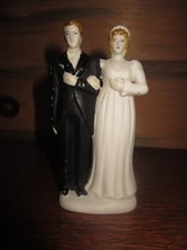 Vintage BRIDE GROOM ARM IN ARM Porcelain WEDDING CAKE TOPPER - 1940's