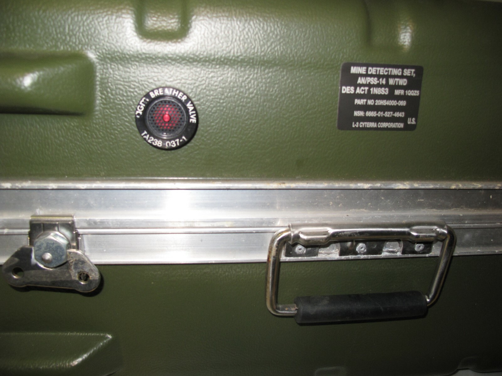 AN/PSS-14 Mine Detector Backpack IN Thermodyne Shok-Stop Hard Case ...