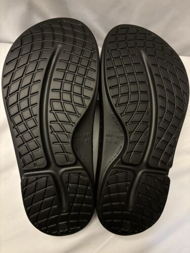 Sandalia Deportiva Oofos Unisex Bauer Negro Asfalto Talla 8 Talla 10 - Imagen 4 de 9