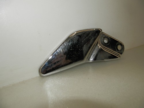 Suzuki GSX 750 AE Reposapiés Verse Protector N Embellecedor de Cromo Derecho - Imagen 2 de 4