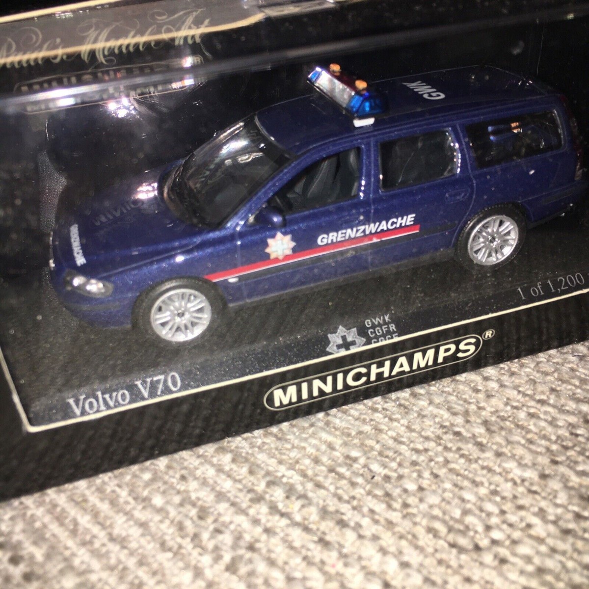 1/43 Minichamps volvo v70 grenzwache Schweiz 430171898 Polizei