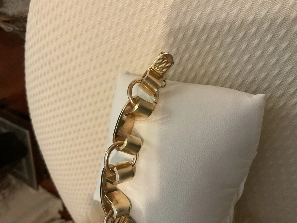 12 Kt. Brazalete audaz brillante de eslabones de trozo relleno de oro con cadena en ambos extremos Foto 4 de 4