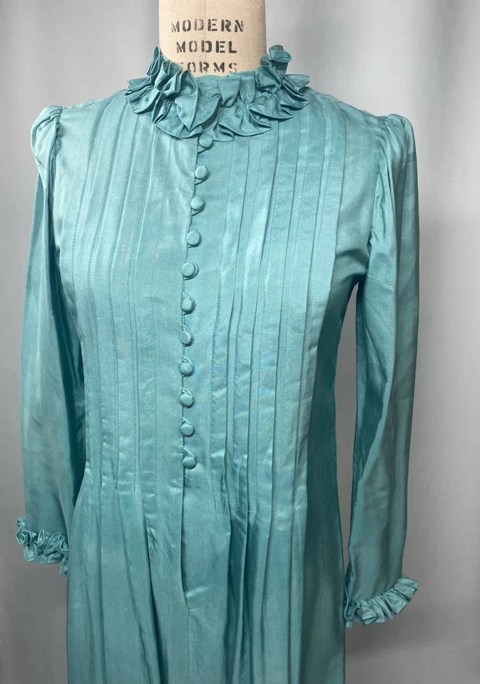 Vestido Vintage TALLA PEQUEÑA Verde azulado Volantes Cuello Alto Años 60 70 Cierre Frontal Manga Larga Foto 3 de 4