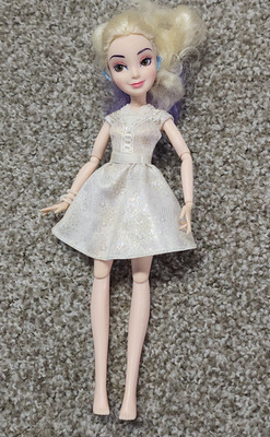 Disney Descendants 2 Royal Fashions Exclusive Mal Doll Articulated Dove Cameron