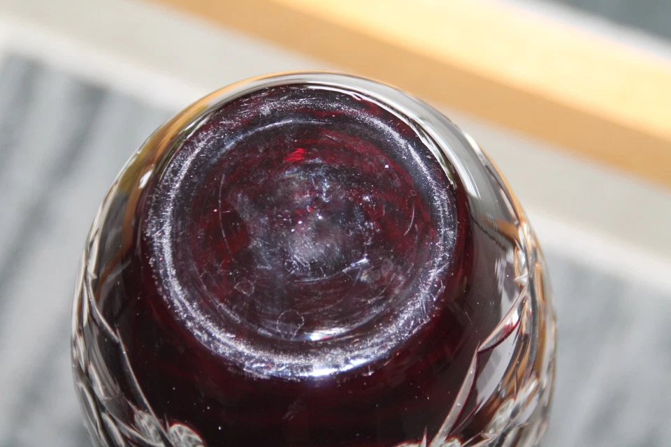 SUPERBE VASE ANCIEN EN CRISTAL DE BOHÈME TAILLÉ DOUBLE COUCHE - ROUGE RUBIS - - Photo 4/4