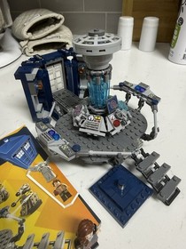 LEGO Ideas: Doctor Who (21304) W/Minifigs and Instructions (No Fez)