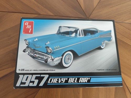 Chevrolet Bel Air 1957 Modellauto 1:25 AMT