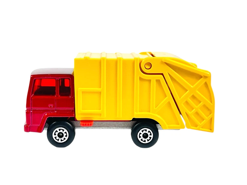 Matchbox Lesney Superfast MB36 Refuse Truck w/K Box - Image 2 of 4