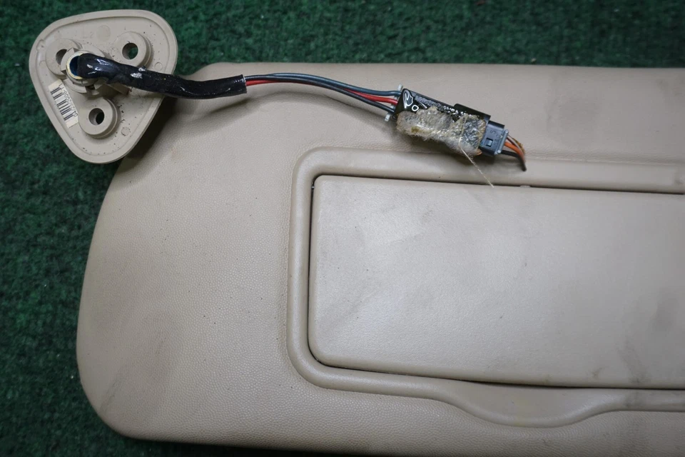 Левый солнцезащитный козырек 2004 2005 2006 2007 2008 2009 CADILLAC SRX от оригинального производителя 1 шт. 25836940 - Изображение 3 из 4