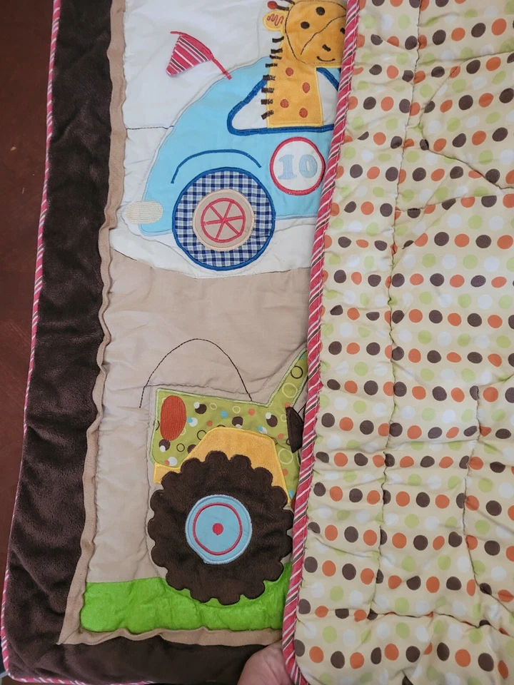 Kids Line Monkey Race 男女通用 12 件套婴儿床套装墙面艺术 Valences 毛毯灯 — 第 2/4 张图片