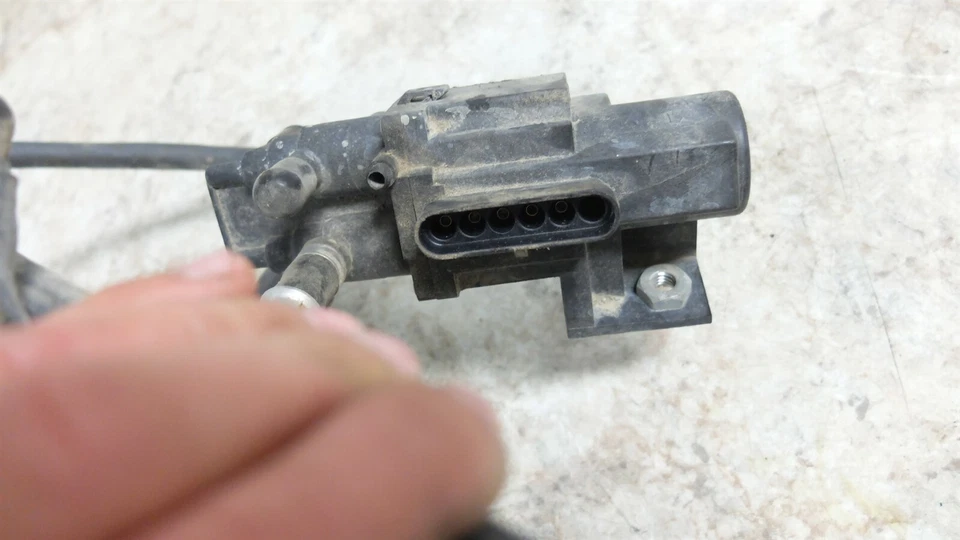 13 Polaris Sportsman MV 850 Military gas fuel pump breather pressure regulator ? Foto 4 de 4