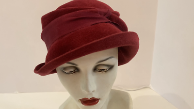 Vintage Red Velour Felt Cloche Hat w/ Bow Vintage Red PEACHBLOOM VELOUR Cloche Hat With Bow - Size 22  main image 3