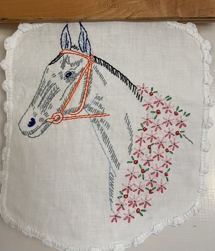 Set Pizzi Tessile Vintage Ricamati A Mano Design Cavallo Cotone 4 Tovaglioli Bunting - Foto 10 di 12