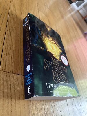 The Shadow and Bone Trilogy Ser.: Shadow and Bone by Leigh Bardugo