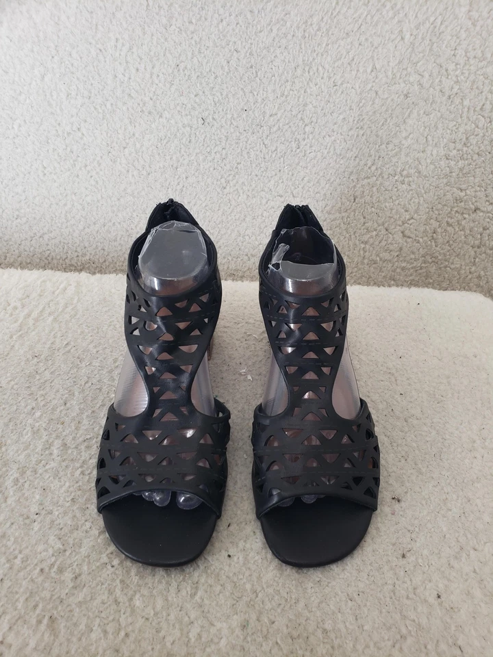 Женские сандалии Baretraps Yachel 8 М черные искусственная кожа с вырезом на каблуках комфортные туфли на молнии - Изображение 2 из 4