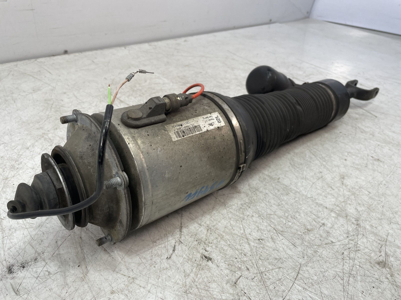 ✅ 12-18 OEM Bentley Continental GT Front Left Driver Air Strut Shock Absorber