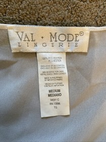 ***VINTAGE*** VAL MODE LINGERIE IVORY BRIDAL ROBE W/PUFF SLEEVES EMBROIDERY M