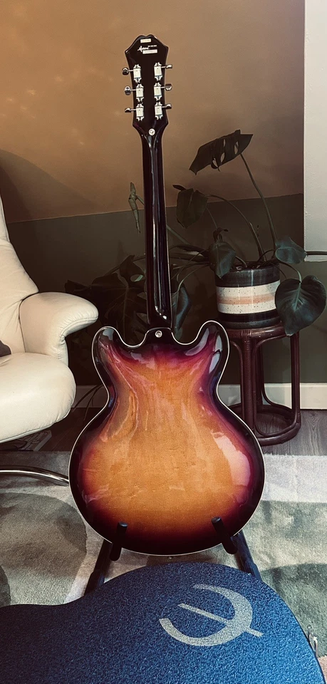 Epiphone Casino, photo 2 of 5