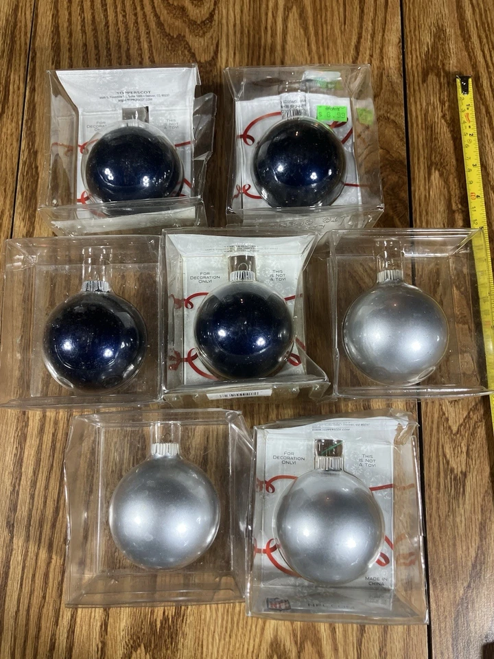 达拉斯牛仔圣诞摆件 — 第 2/4 张图片