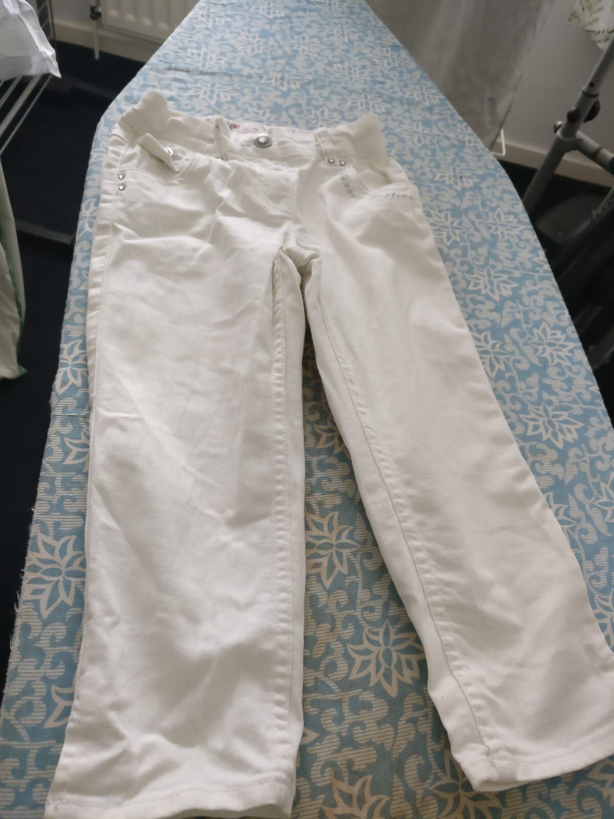 Picture 1 of 4